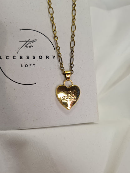 Bett gold heart necklace