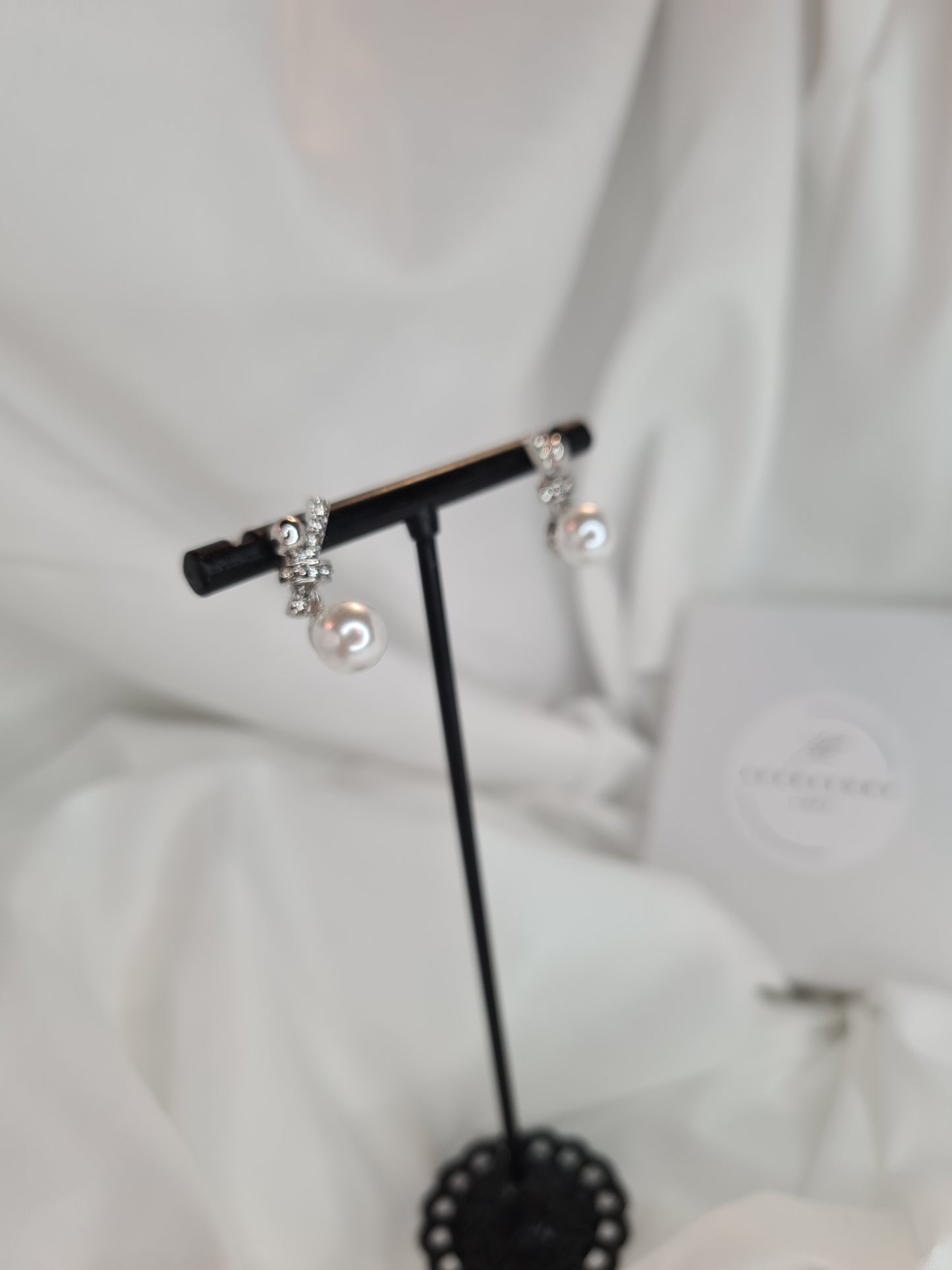 Clara earrings- pearl ( available in gold or silver)