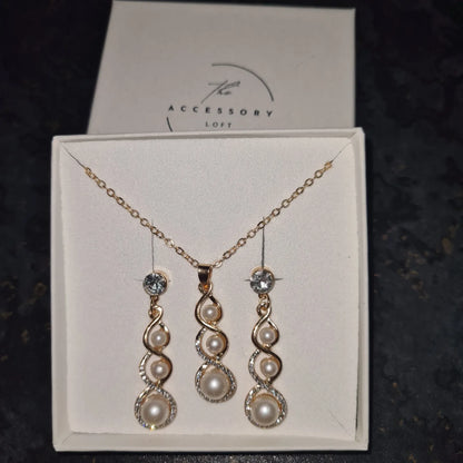 Evelyn Gold and Pearl set - Gift boxed