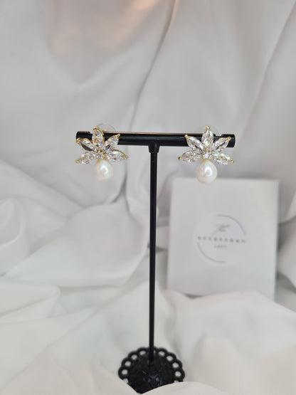 Janine diamond and pearl earrings ( gold or silver)