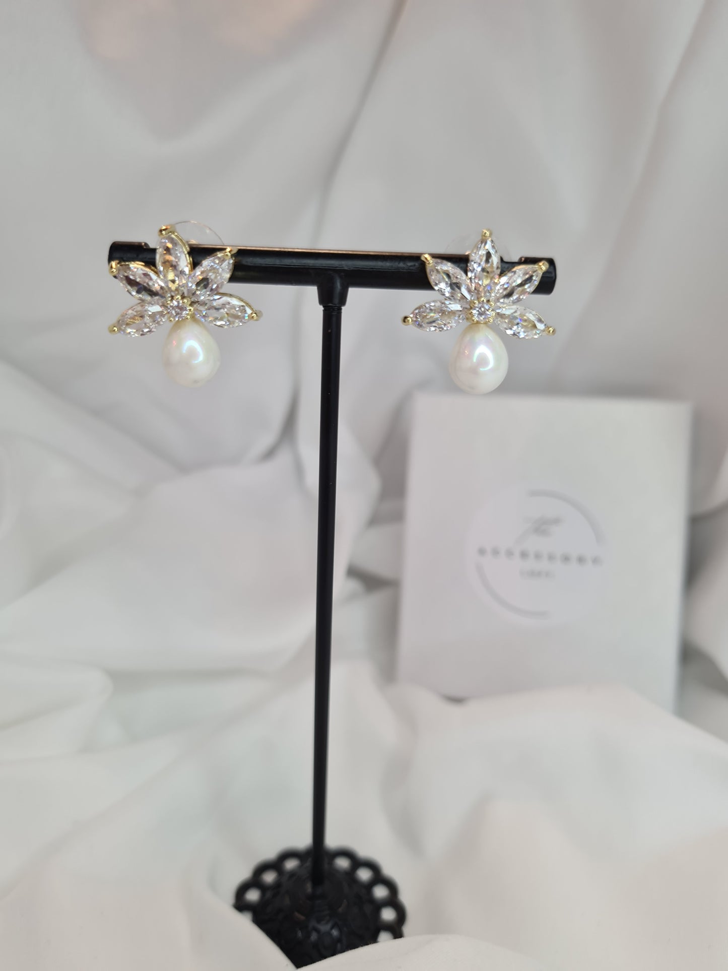 Janine diamond and pearl earrings ( gold or silver)