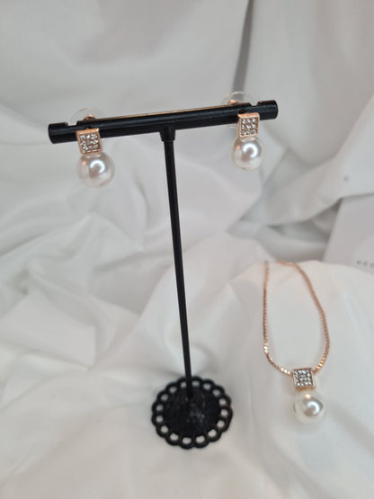 Lily pearl earrings and necklace set ( silver or rosegold)