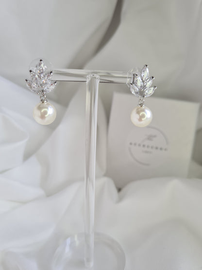 Lisa silver cream pearl earrings