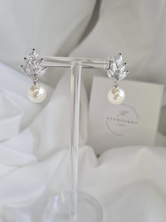 Lisa silver cream pearl earrings