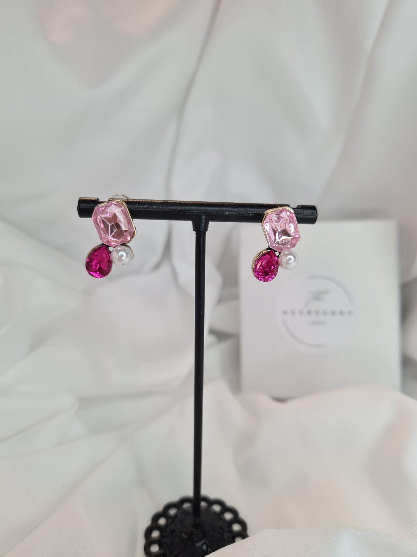 Nora stud earrings (2 colours available)