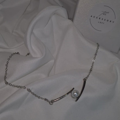 Luna pearl necklace