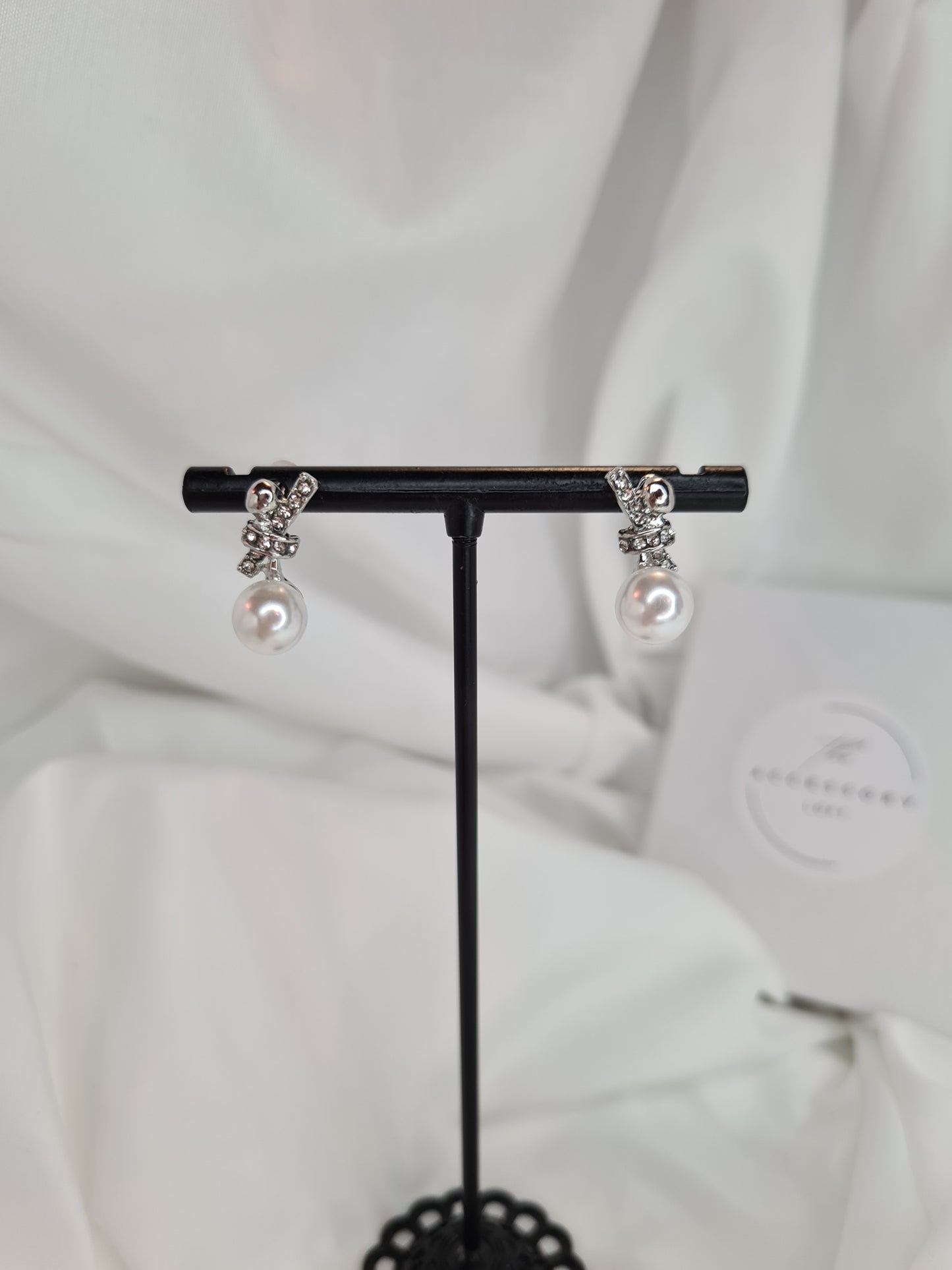 Clara earrings- pearl ( available in gold or silver)